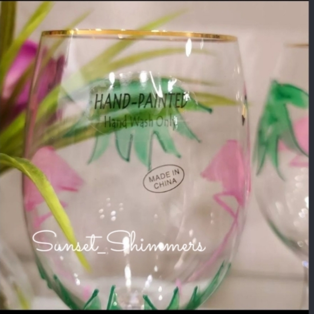 2 Hand Painted Flamingo Wine Glasses Gold Rim Palm Leaf Tropical Coastal NEW - Picture 4 of 5
